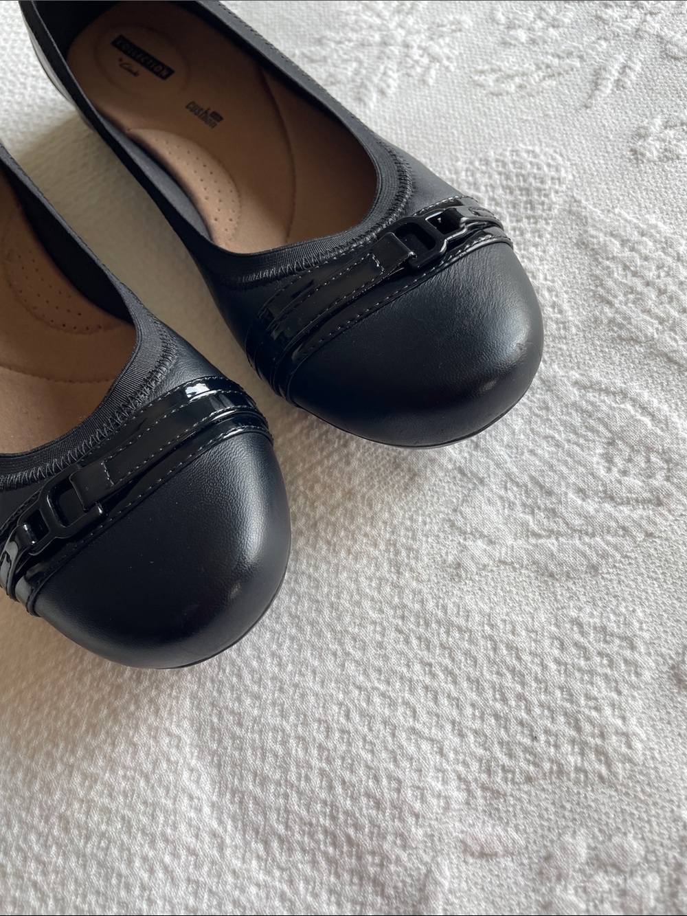 Clarks Black Leather Slip-On Ballet Flats with Patent Trim Size 11 M - Picture 3 of 10